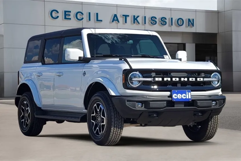 2025 Ford Bronco Outer Banks photo 1