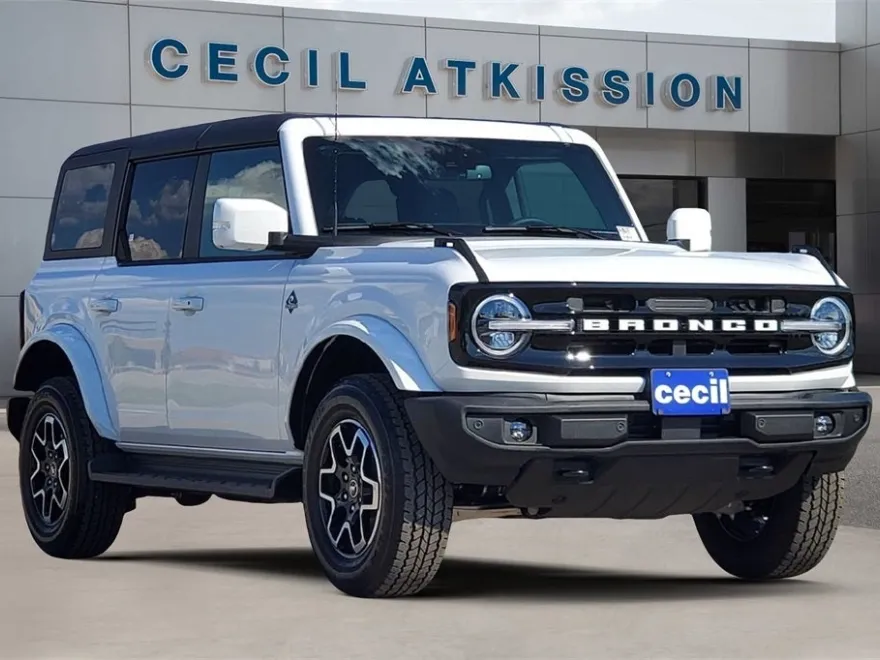 2025 Ford Bronco Outer Banks photo 1