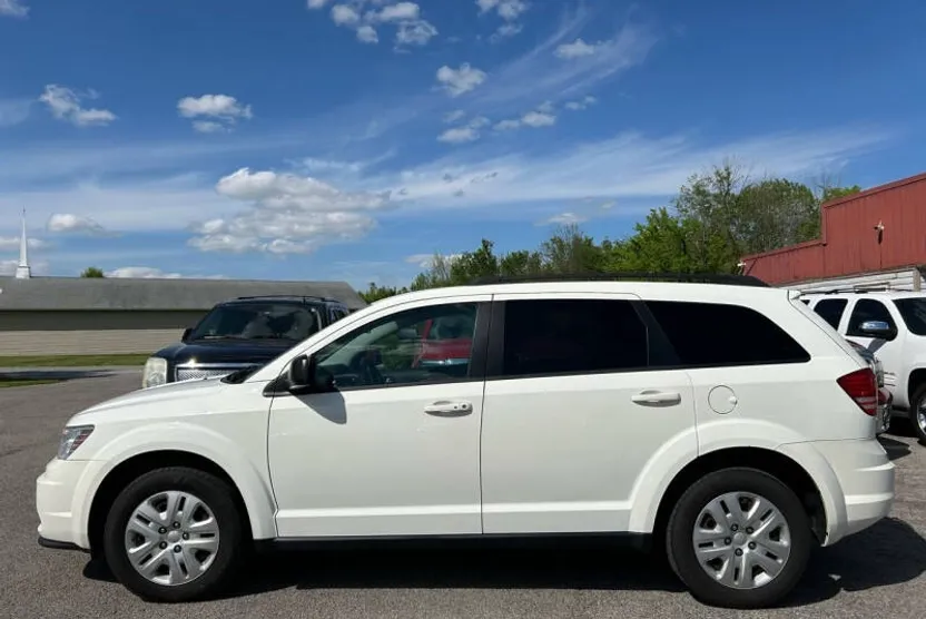 2017 Dodge Journey SE photo 1