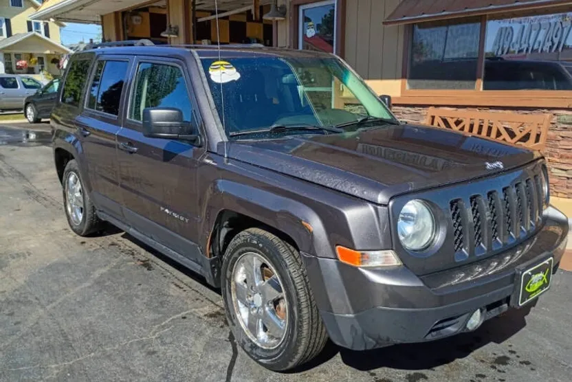 2017 Jeep Patriot Latitude photo 1