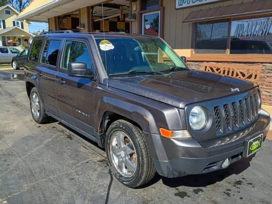 2017 Jeep Patriot Latitude photo 1