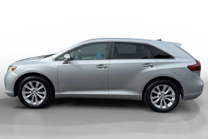 2014 Toyota Venza XLE photo 1