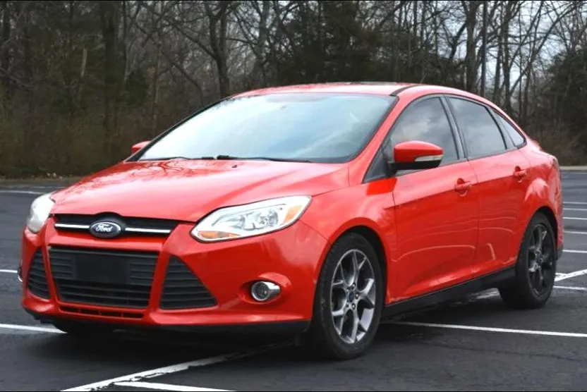 2014 Ford Focus Sedan photo 1