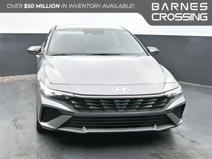 2025 Hyundai Elantra SEL Sport photo 1