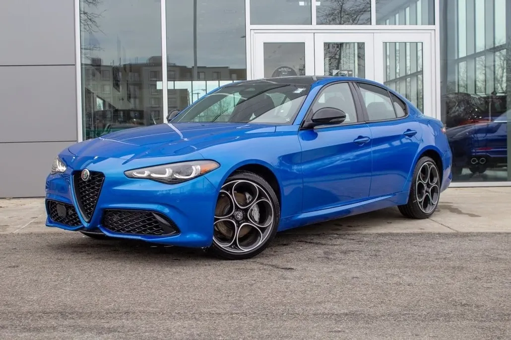 2025 Alfa Romeo Giulia photo 1