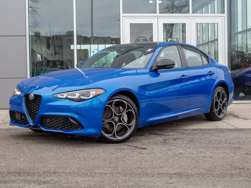 2025 Alfa Romeo Giulia photo 1