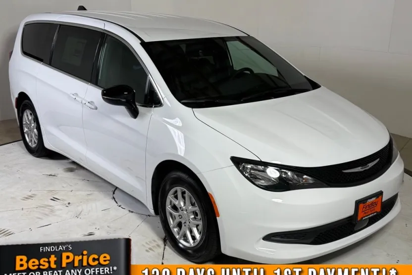 2026 Chrysler Voyager LX photo 1