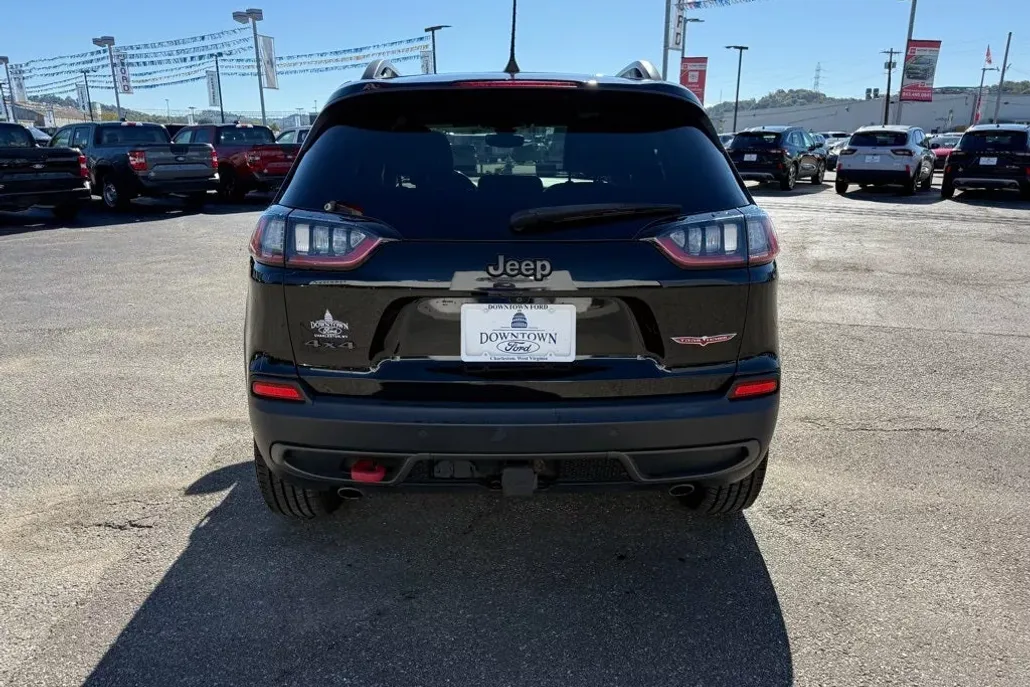 2019 Jeep Cherokee Trailhawk photo 1