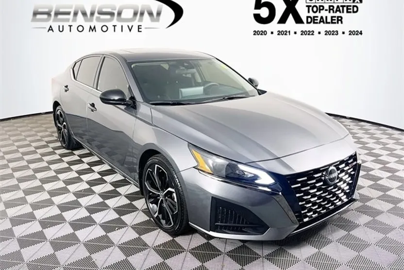 2024 Nissan Altima 2.5 SR photo 1