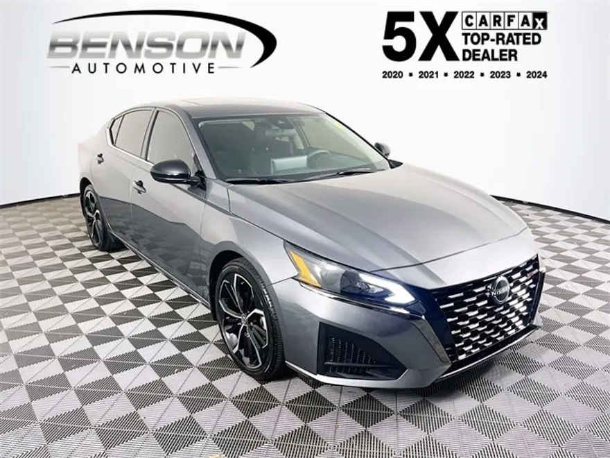 2024 Nissan Altima 2.5 SR photo 1