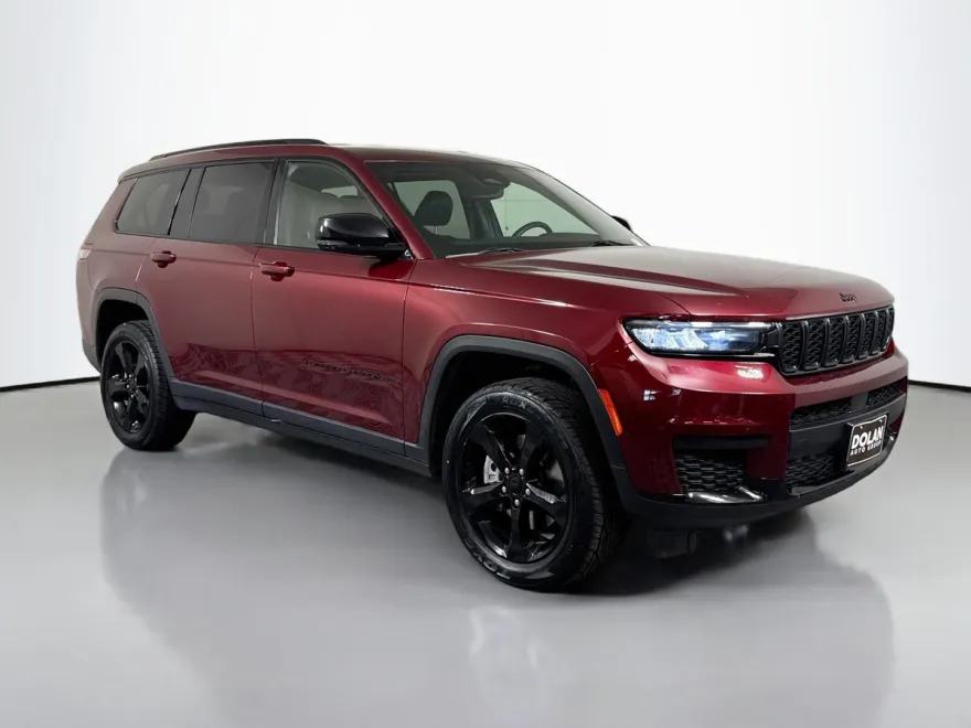 2023 Jeep Grand Cherokee Altitude photo 1