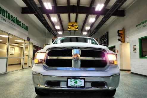 2013 Ram 1500 SLT photo 3