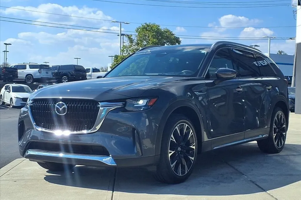 2024 Mazda CX-90 Premium photo 1