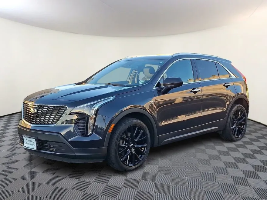 2022 Cadillac XT4 Luxury photo 1