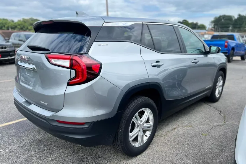 2024 Gmc Terrain SLE photo 1