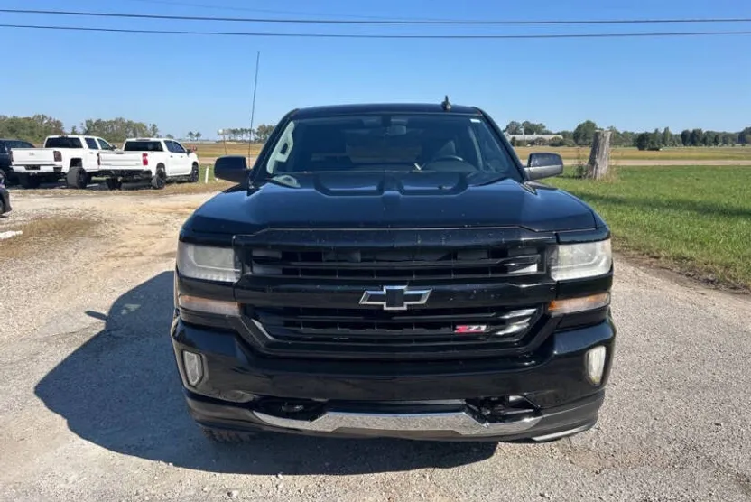 2016 Chevrolet Silverado 1500 LT photo 1