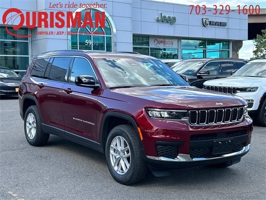 2025 Jeep Grand Cherokee Laredo photo 1