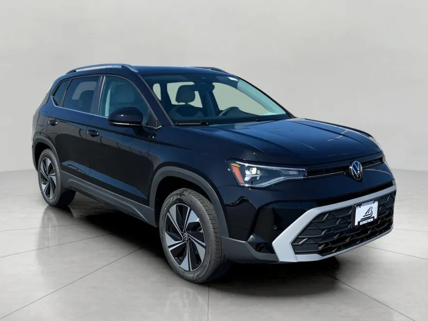2025 Volkswagen Taos SE photo 1