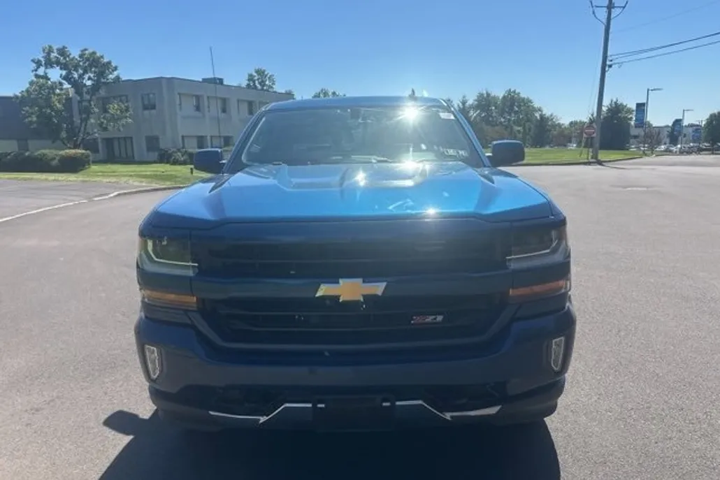 2018 Chevrolet Silverado 1500 LT photo 1