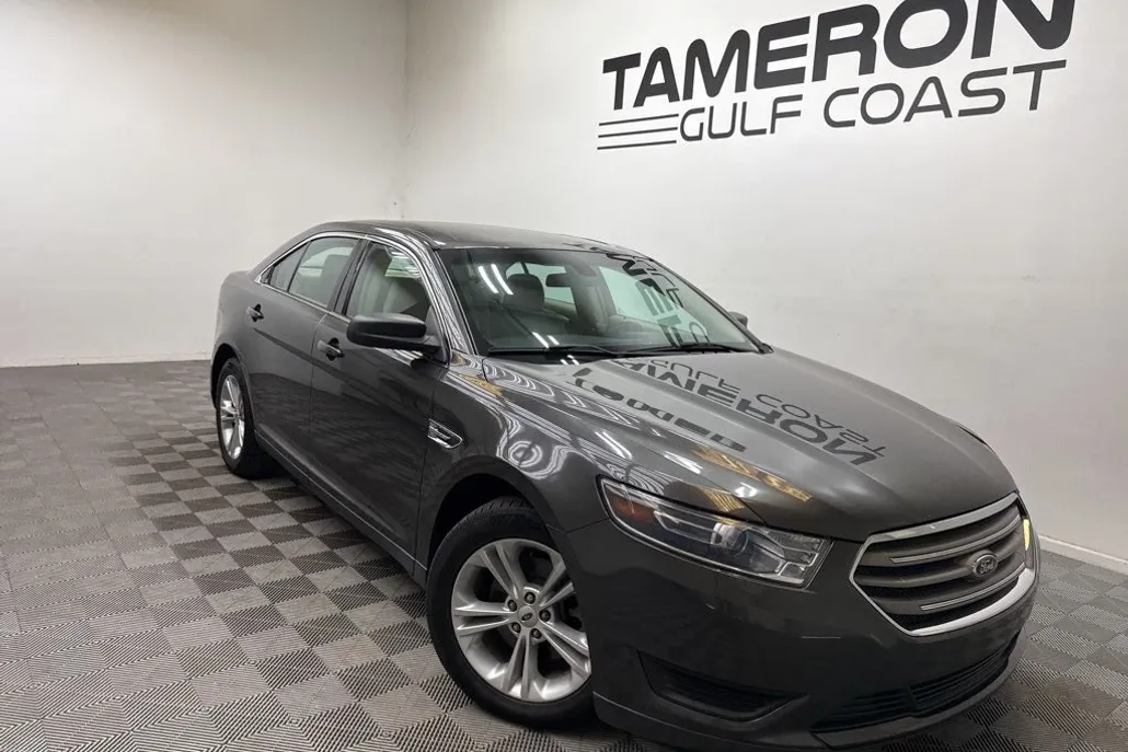 2018 Ford Taurus SE photo 1