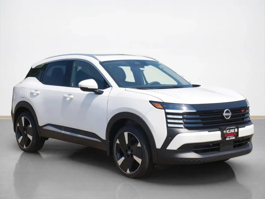 2025 Nissan Kicks SR photo 1
