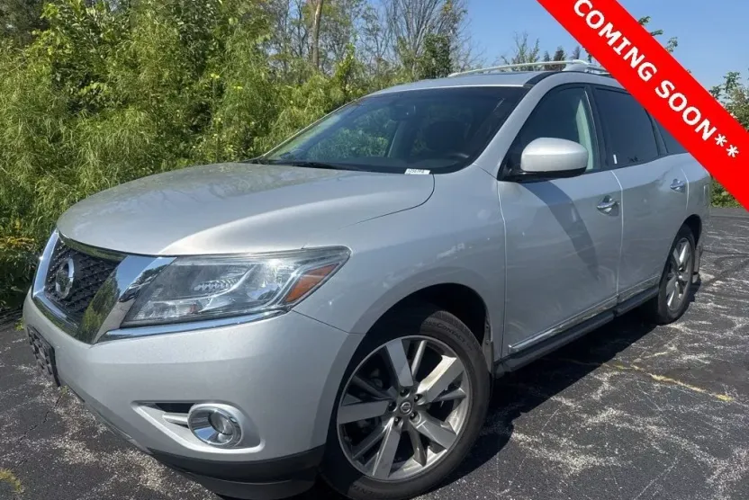 2014 Nissan Pathfinder Platinum photo 1