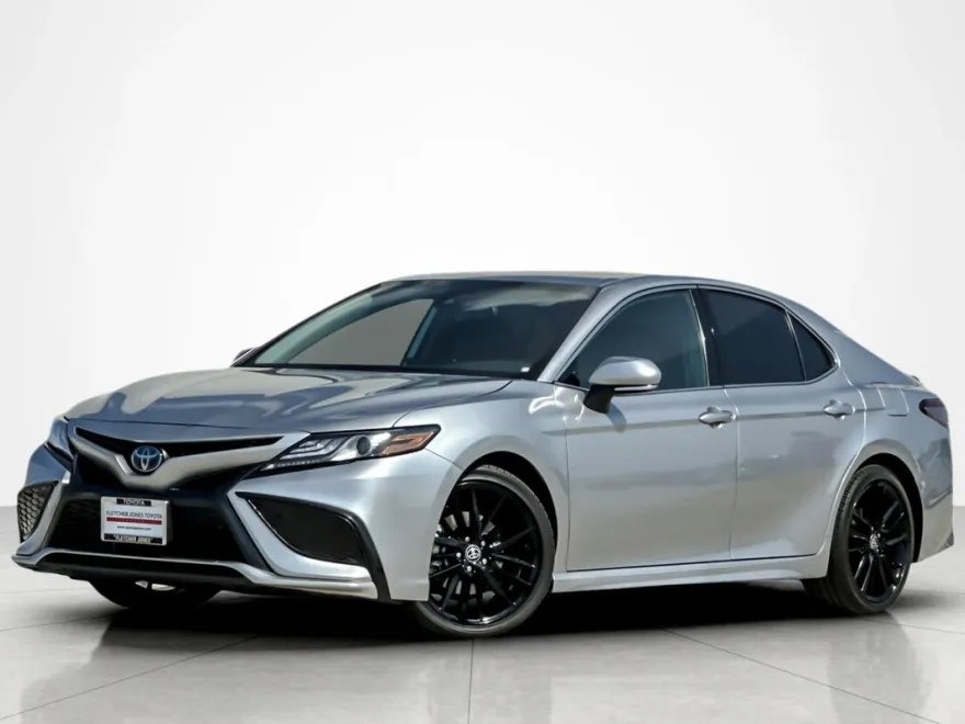 2023 Toyota Camry Hybrid XSE photo 1