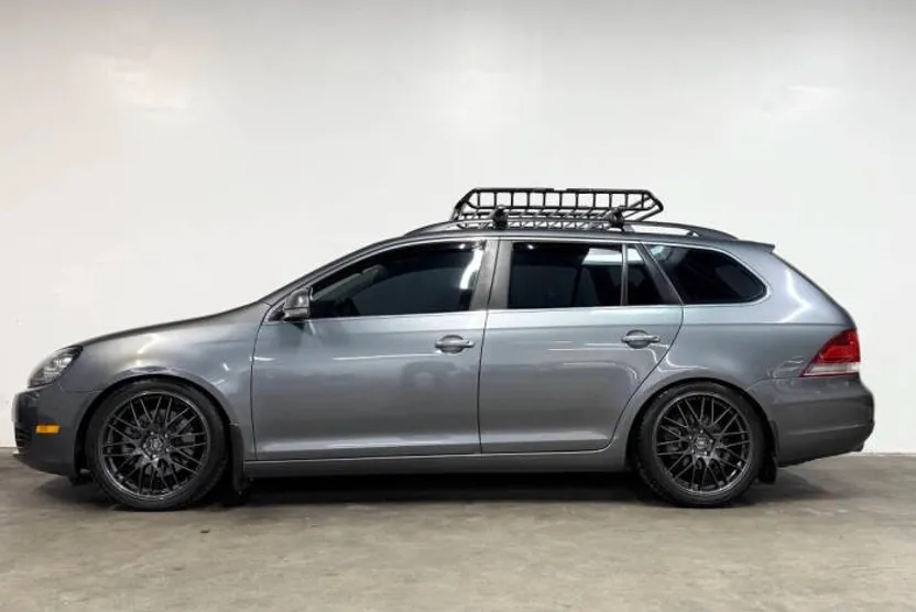 2012 Volkswagen Jetta SportWagen TDI photo 1