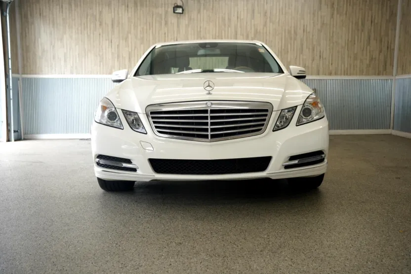 2013 Mercedes Benz E 350 photo 1