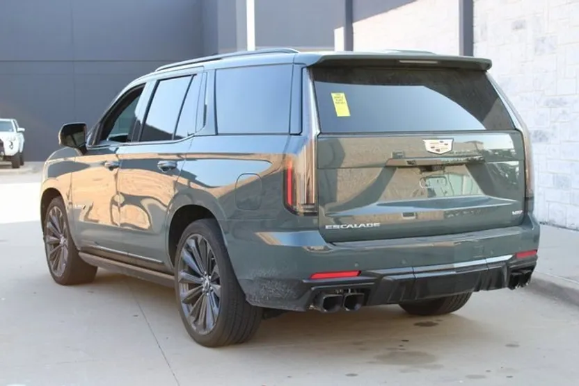 2025 Cadillac Escalade V-Series photo 1