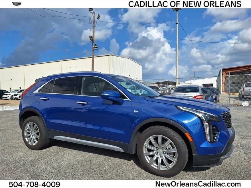 2023 Cadillac XT4 Premium Luxury photo 1