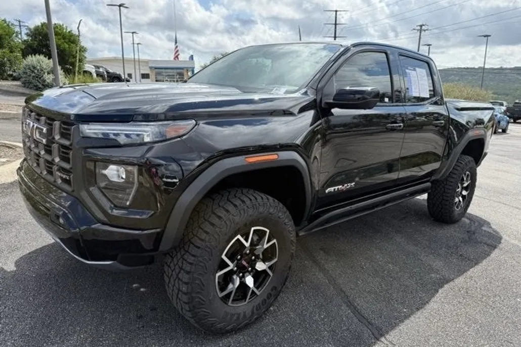 2024 Gmc Canyon AT4X photo 1
