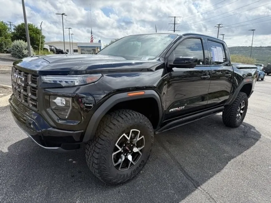 2024 Gmc Canyon AT4X photo 1