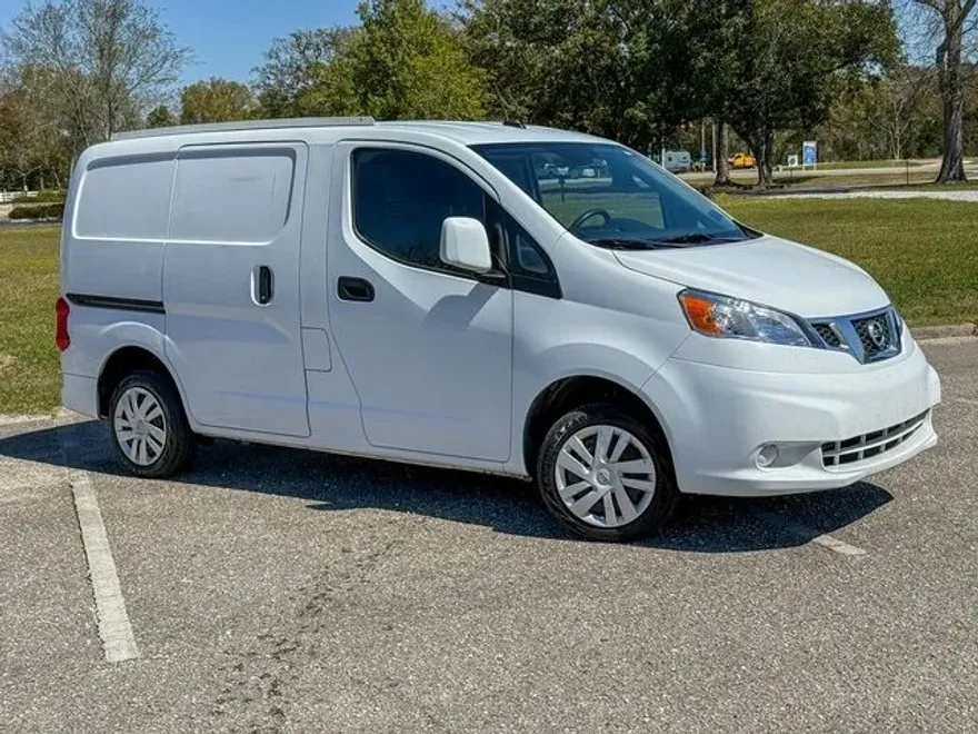 2020 Nissan NV200 SV photo 1