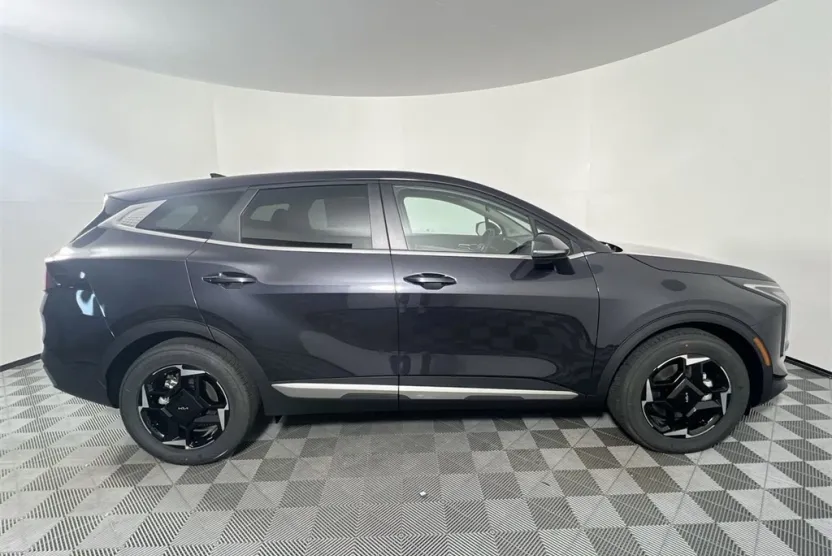 2026 Kia Sportage EX photo 1