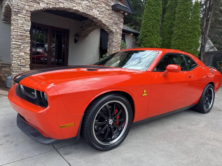 2008 Dodge Challenger SRT8 photo 1