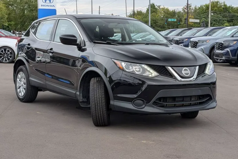 2019 Nissan Rogue Sport S photo 1
