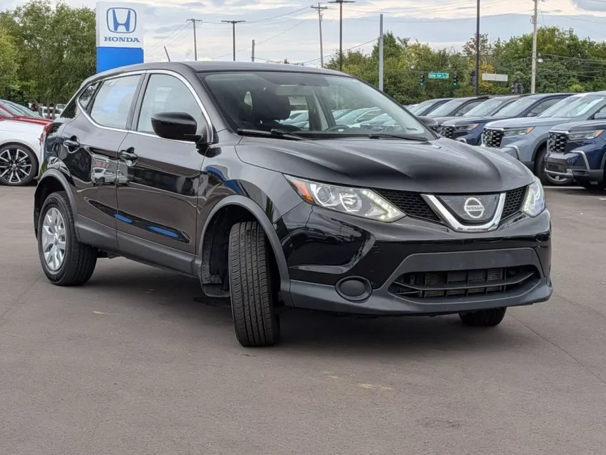 2019 Nissan Rogue Sport S photo 1