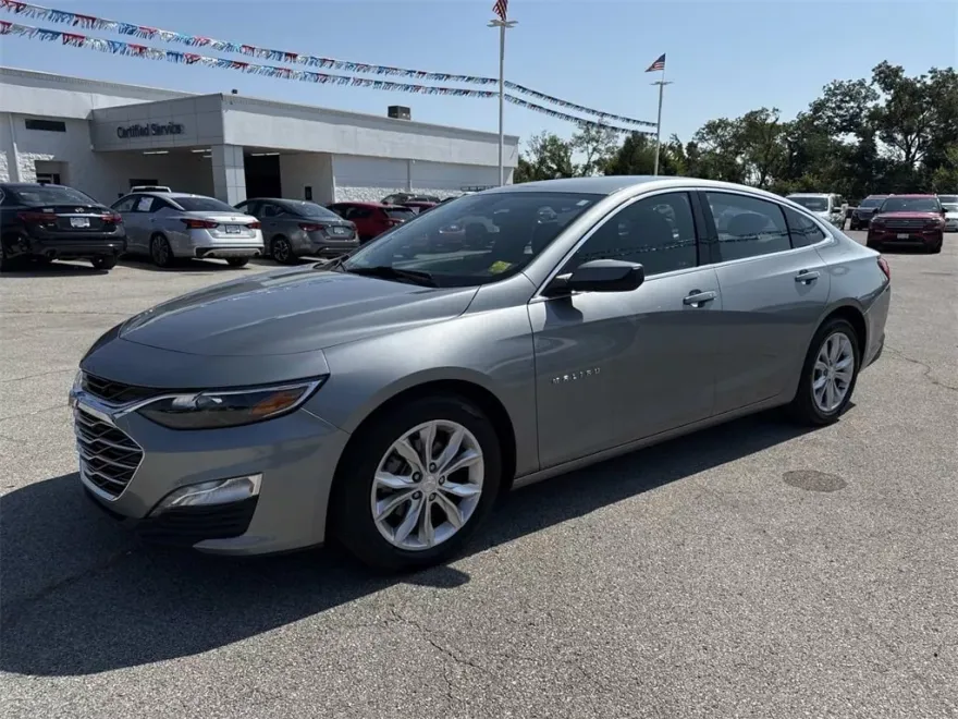 2024 Chevrolet Malibu 1LT photo 1