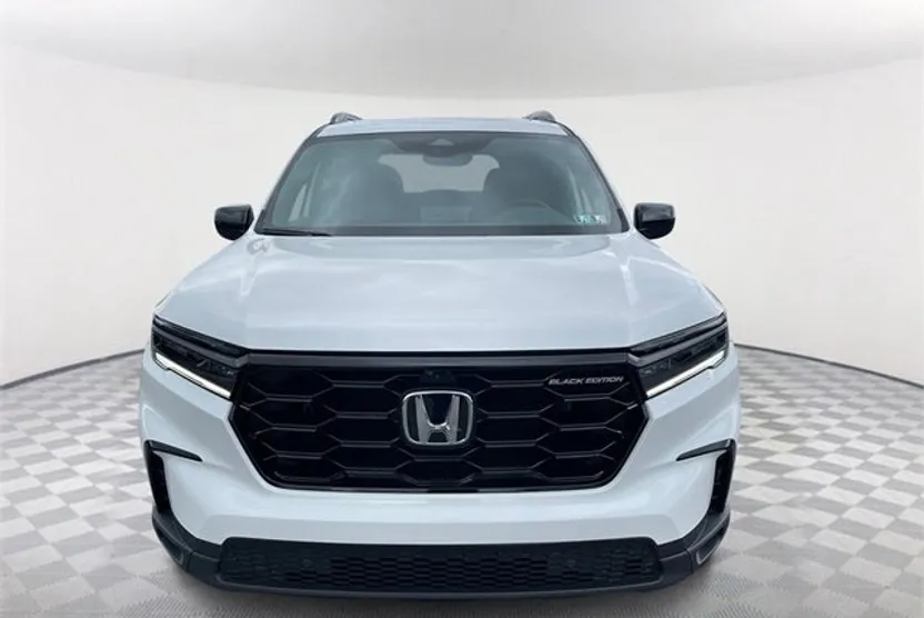 2025 Honda Pilot Black Edition photo 1
