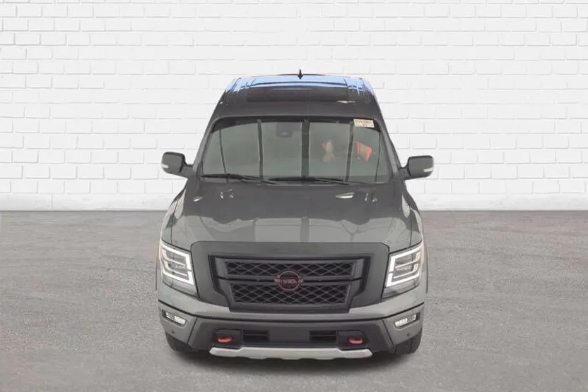 2023 Nissan Titan PRO-4X photo 1