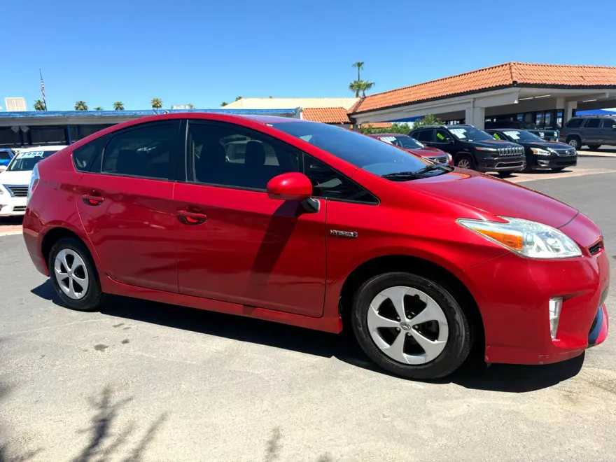 2012 Toyota Prius photo 1