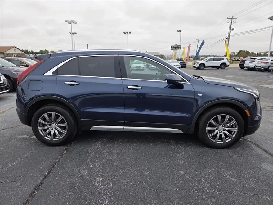 2019 Cadillac XT4 Premium Luxury photo 1