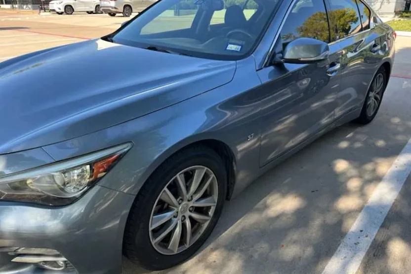 2015 Infiniti Q50 Premium photo 1