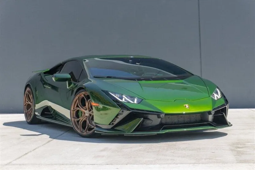 2023 Lamborghini Huracan Tecnica photo 1