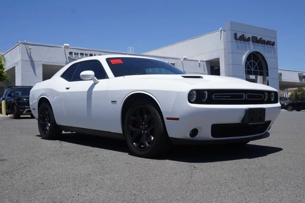 2015 Dodge Challenger R/T Plus photo 1