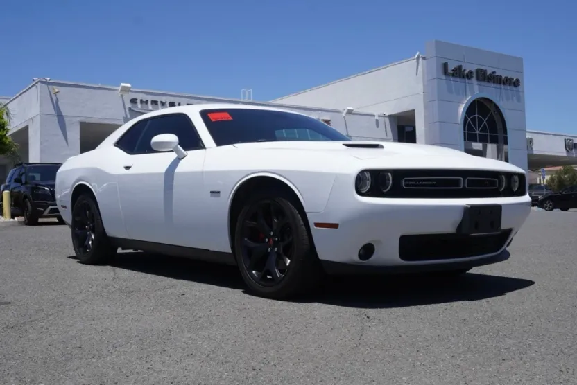 2015 Dodge Challenger R/T Plus photo 1