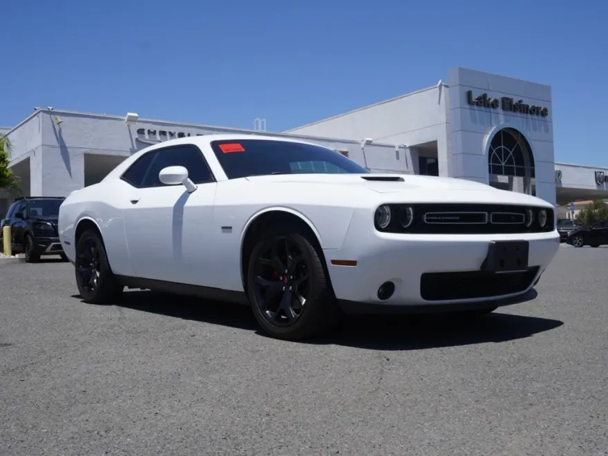 2015 Dodge Challenger R/T Plus photo 1