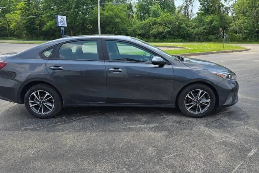 2024 Kia Forte LX photo 1