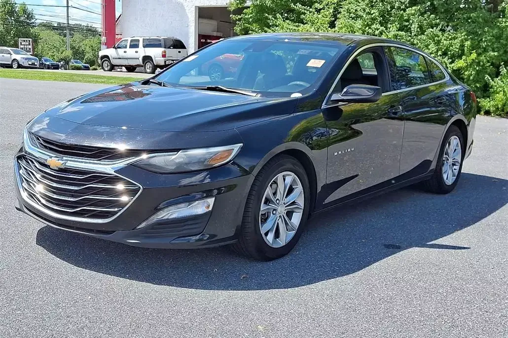 2023 Chevrolet Malibu 1LT photo 1